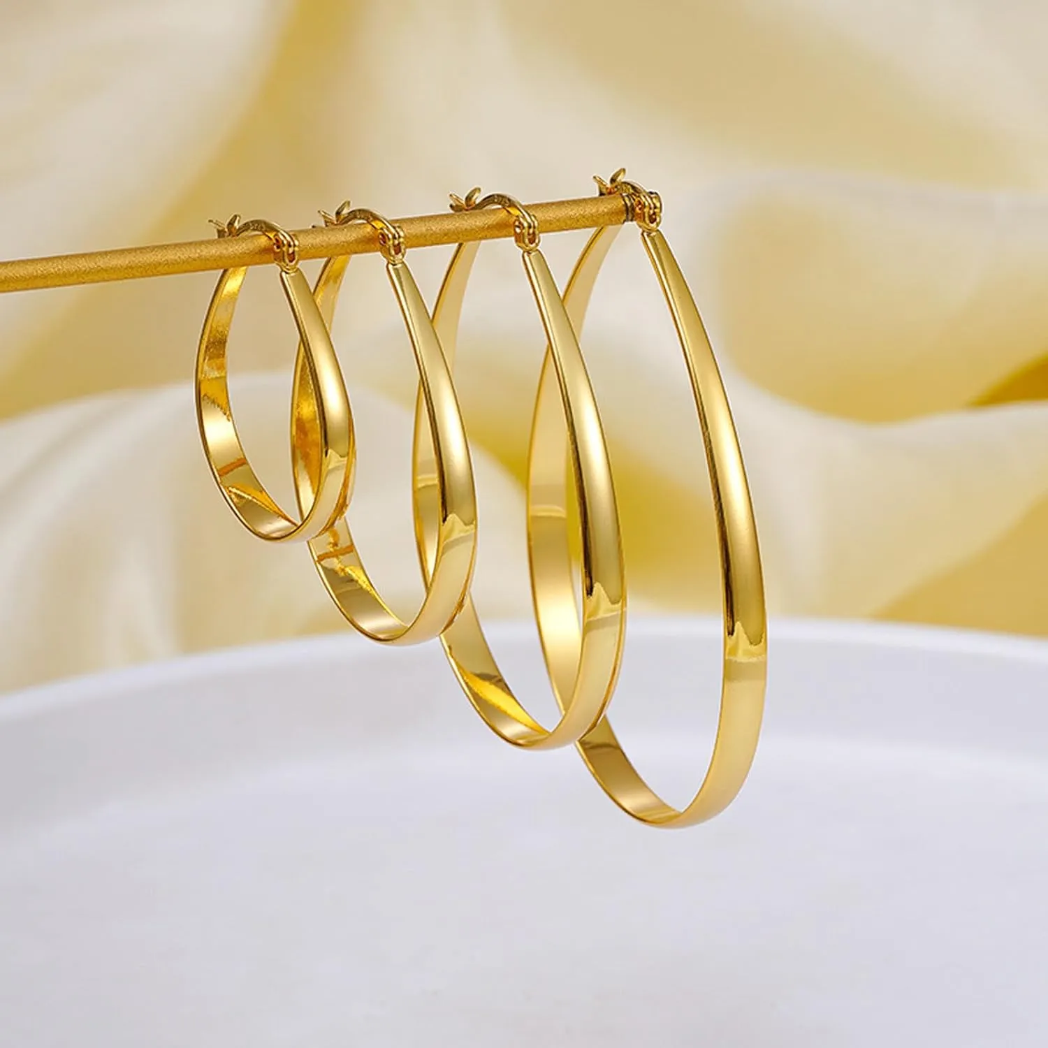 Chunky Hoop Earrings Oval Large Lightweight Big Hoop Earring 18K Gold Plated Minimalist Jewelry for Women 25/35/39/47mm