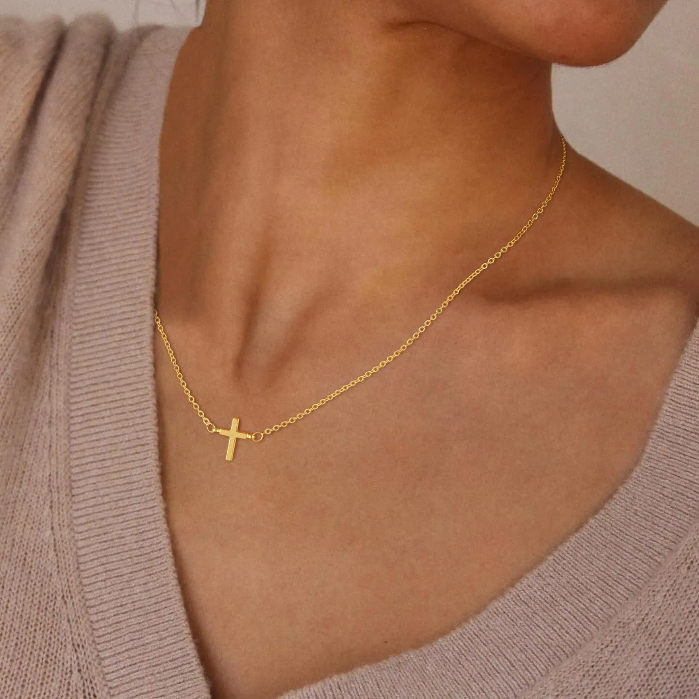Cross Necklace for Women, 14K Gold Plated Cross Pendant Necklace Dainty Cross Charm Link Chain Choker Faith Jewelry Religious Gifts