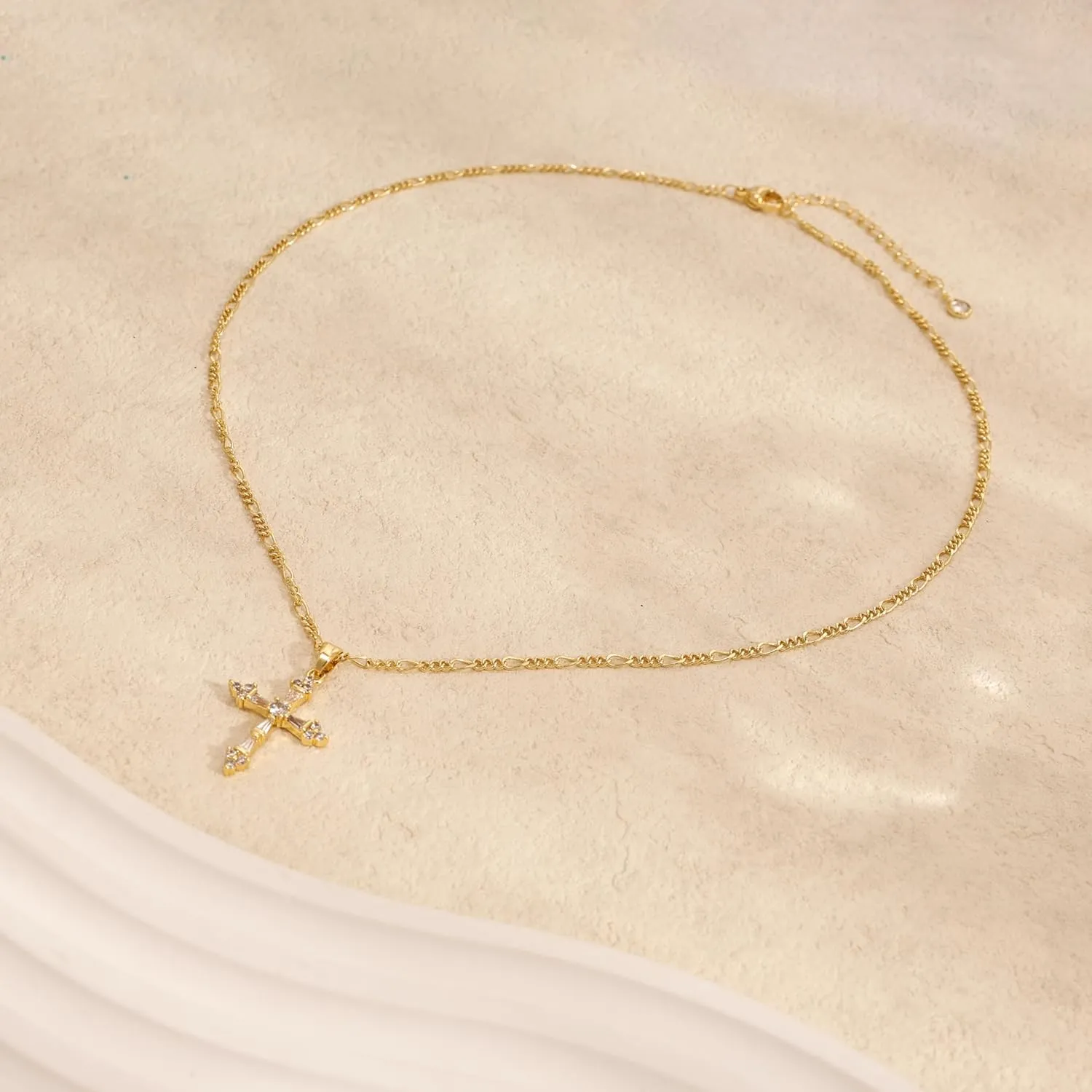 Cross Necklace for Women,Double Cross Necklace 14K Gold Plated Cross Pendant Necklace Dainty Gold Cross Necklaces for Women Trendy Small Cross Charm Necklace Simple Cute Choker Necklaces Gold Jewery