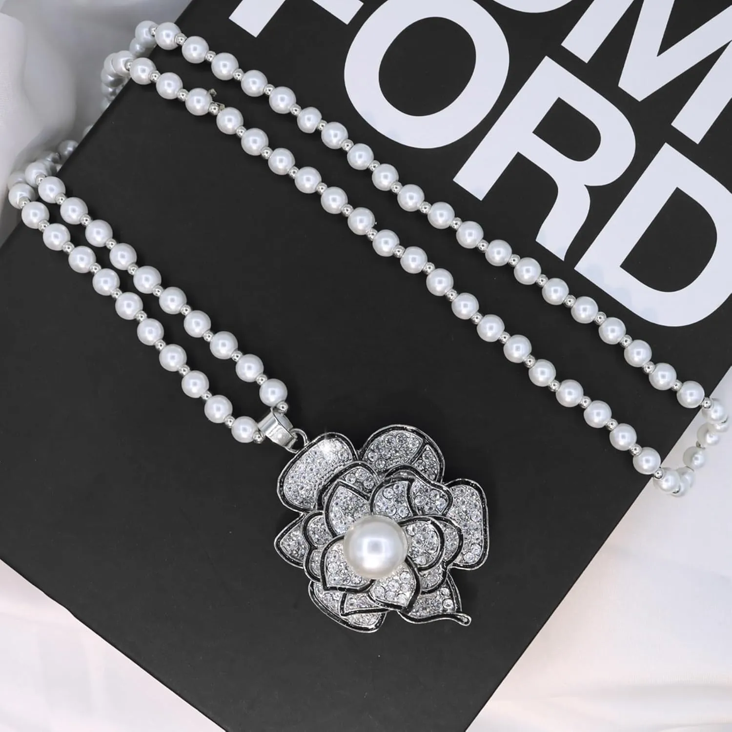 Long Crystal Flower Pearl Pendant Necklace for Women Rhinestone Sunflower Tulip Necklaces Pearl Beaded Necklaces Gold Silver Sweater Statement Necklace Fashion Jewelry for Women
