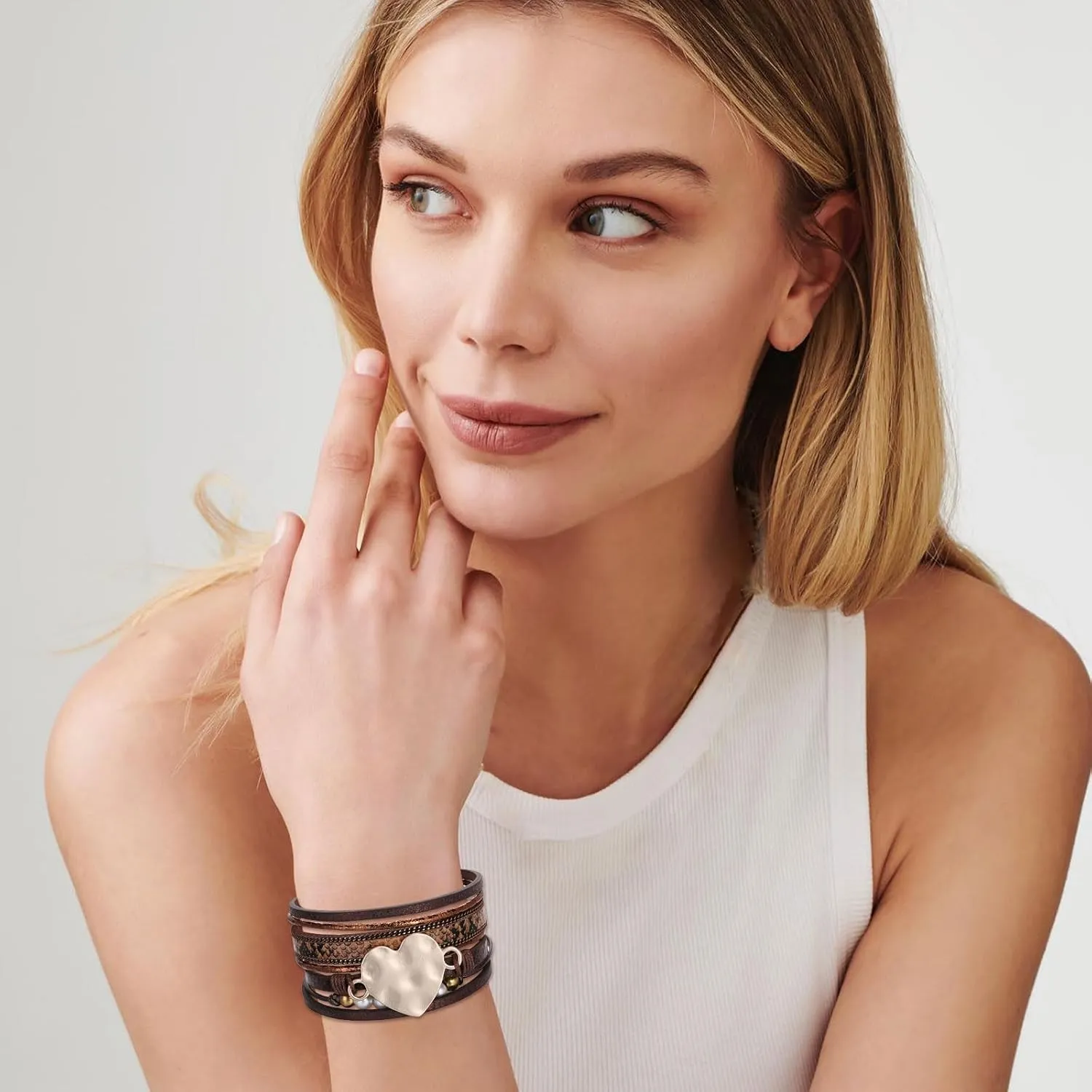 Long tiantian Boho Leather Wrap Bracelets for Women Heart Leather Bracelet Western Dress Accessories Stackable Cuff Bangles Bracelets for Women Trendy 2025