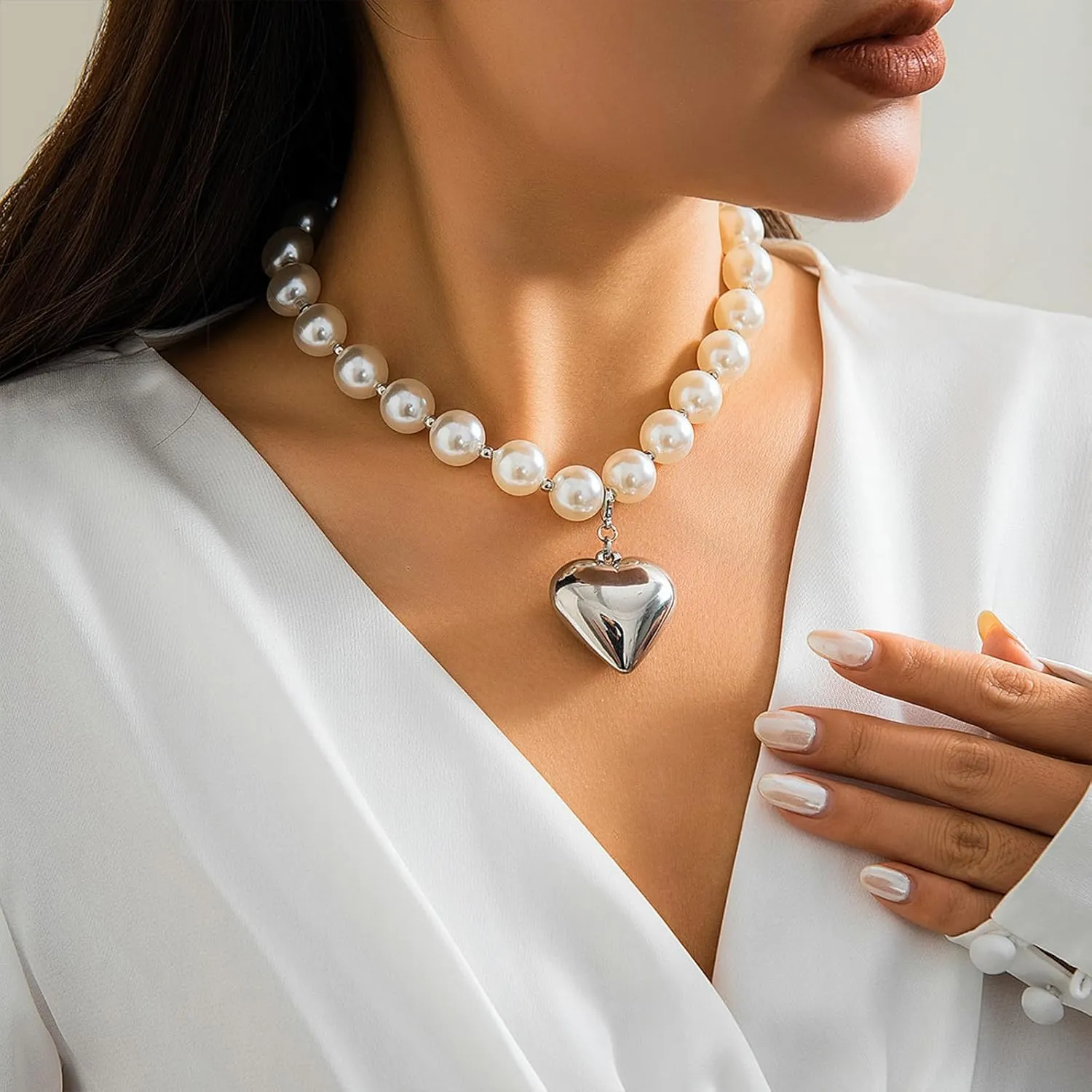 Pearl Big Necklace for Women Elegant Pearl Heart Necklaces Gold Chunky Long Pendant Necklaces Stylish bead necklace for women Jewelry
