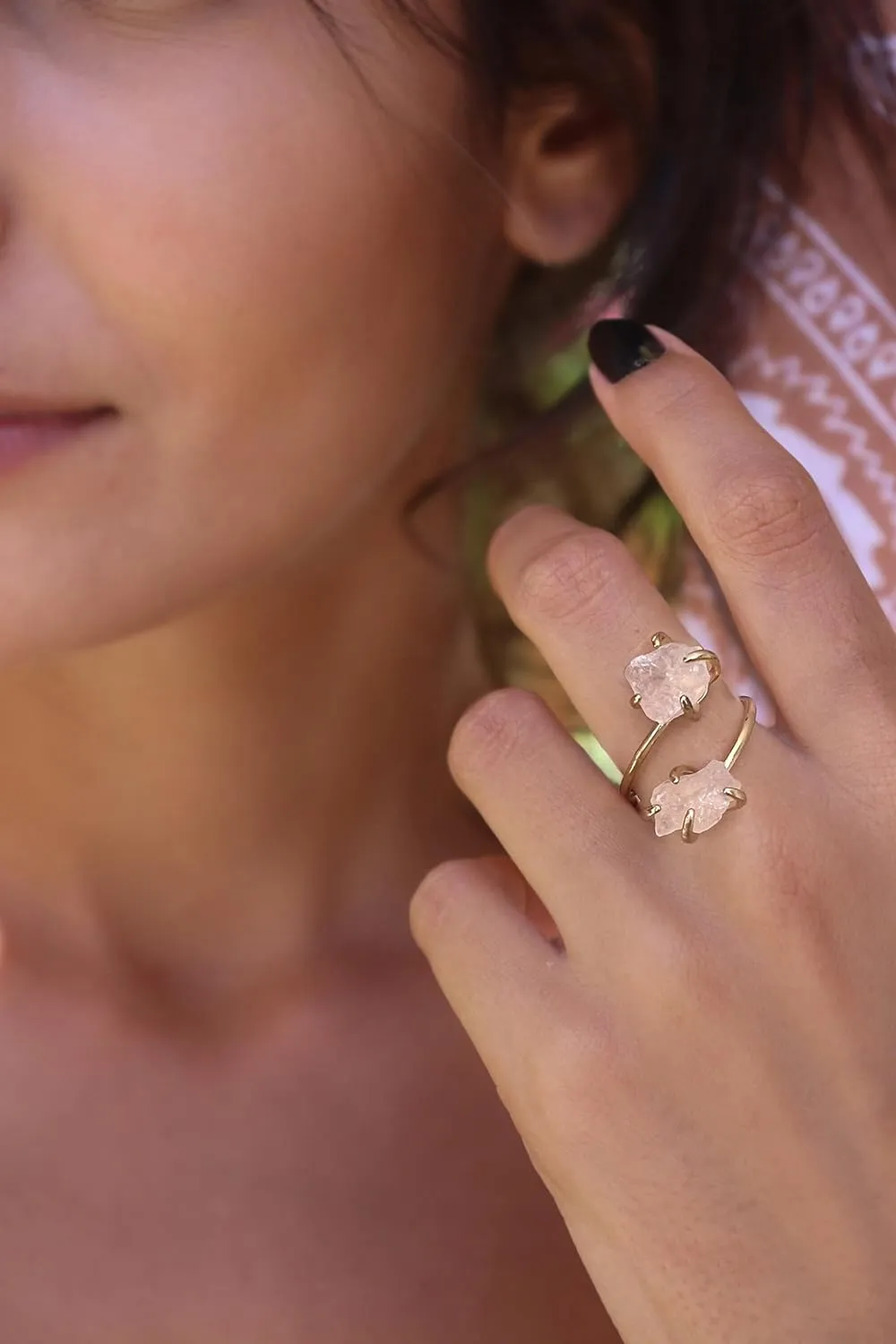Raw Rose Quartz Ring, Natural Pink Carnelian Ring for Women, 14k Gold Plated Handmade Adjustable Healing Pink Stone Ring for Rose Quartz Jewelry (rose-quartz)